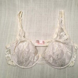 Victoria's Secret White Lace 36D Bra